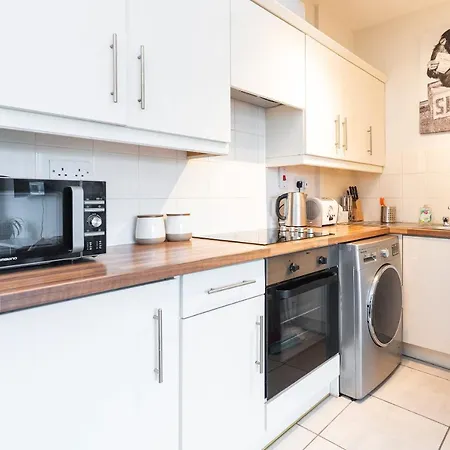 Apartman The Waterside 2 *